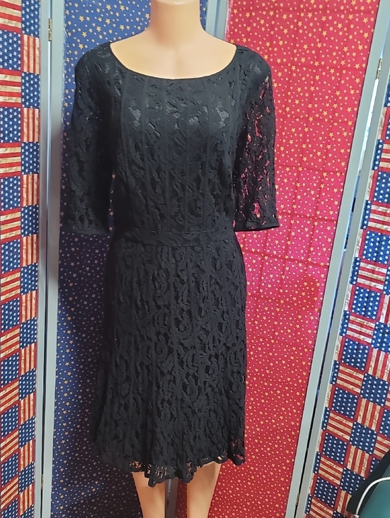 Adrianna Papell Dresses & Skirts - Adrianna Papell Black Lace Midi Dress